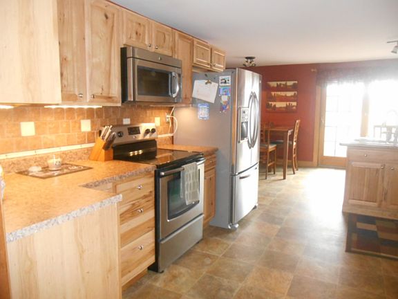 5th image of 35 Meadow St