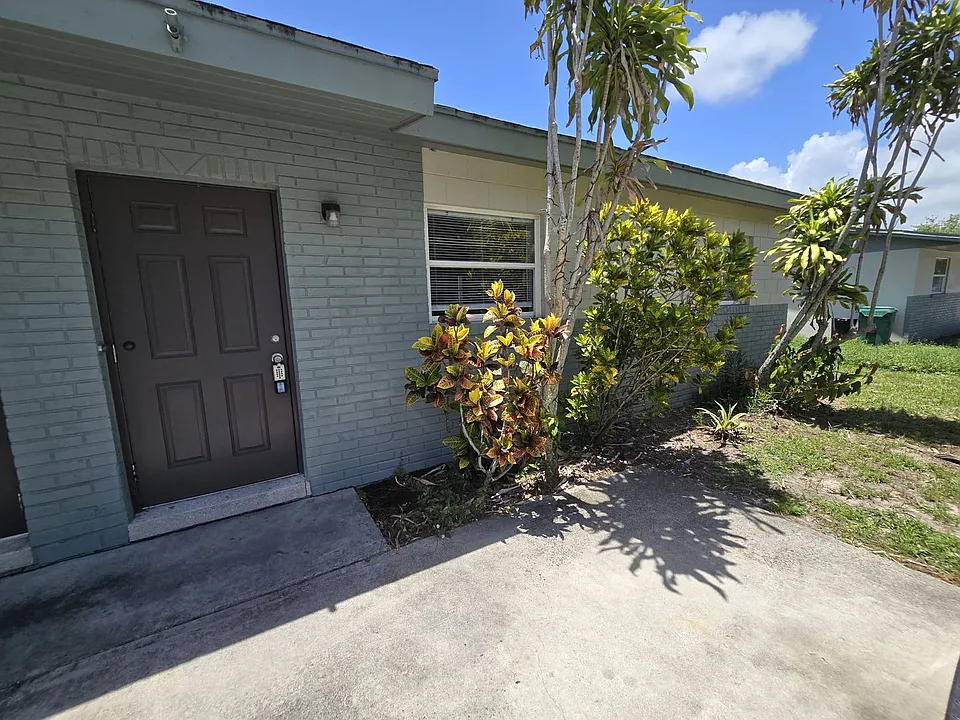 4003 Avenue I