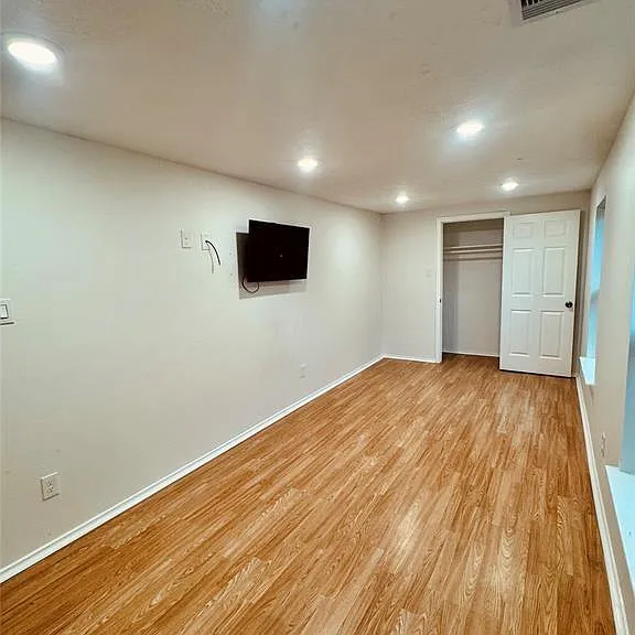1828 Forest Hill Blvd — Photo 6