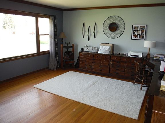 4th image of 17826 Highland Ave