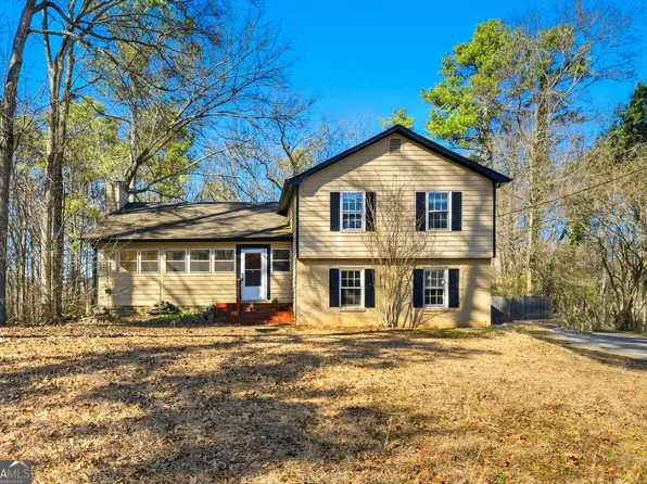 2653 Laurel Woods Ln SE, Conyers, GA 30094