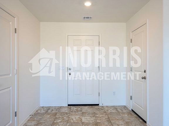 5th image of 1422 E Jaycie Dr