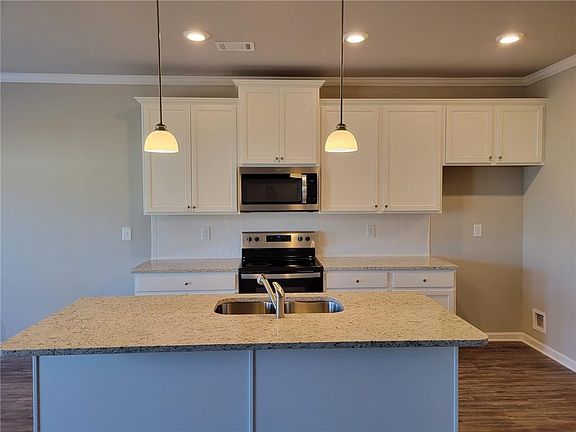 5th image of 5205 Fox Den Rd