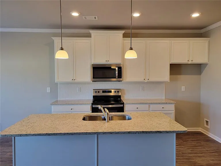 5205 Fox Den Rd — Photo 5