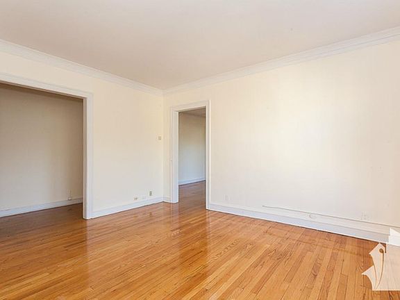 2nd image of 1115 W Oakdale Ave #B3