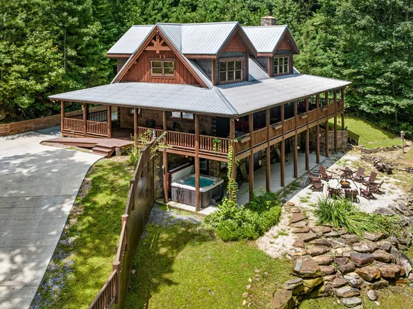 175 Hemlock Ln, Ellijay, GA 30536