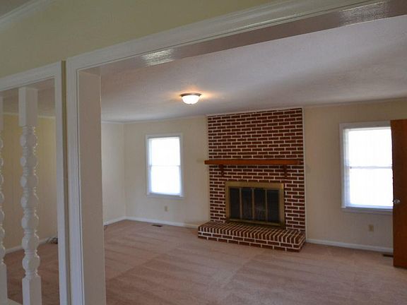 3rd image of 2124 Foxhunt Dr