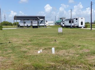 731 Porpoise Dr, Palacios, TX 77465