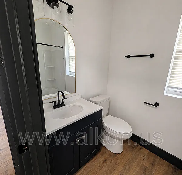 2230 Lucina Ave — Photo 3