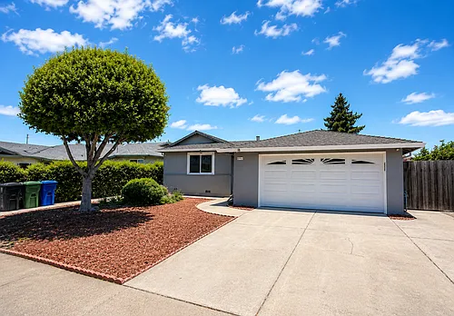 35132 Adriano St Photo 1