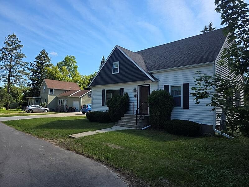 1st image of 119 Hill COURT