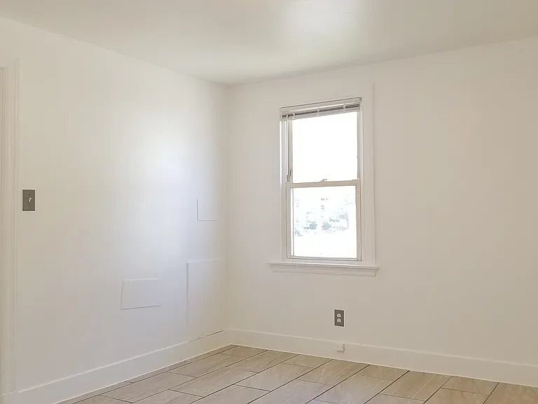  497 Winter St 1stflr 1b/1b Hwincluded Spacious! Freshpaint Petsok — Photo 6
