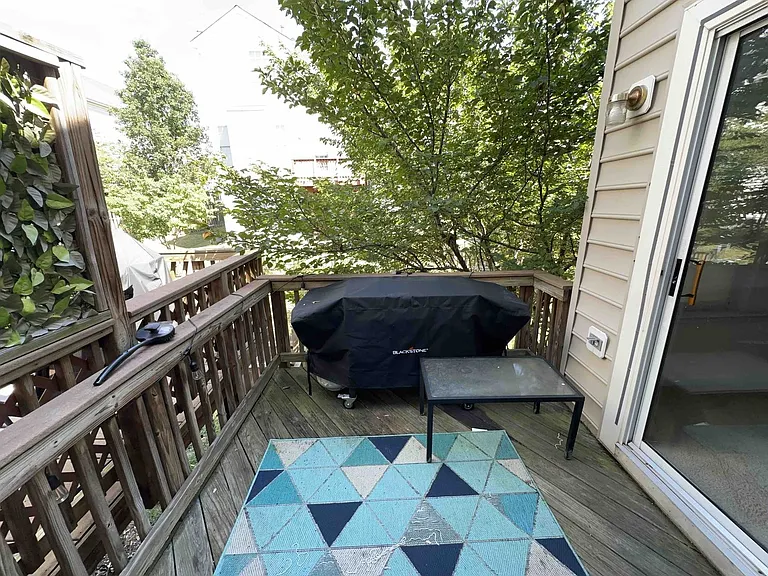 12039 Kemps Landing Cir — Photo 20