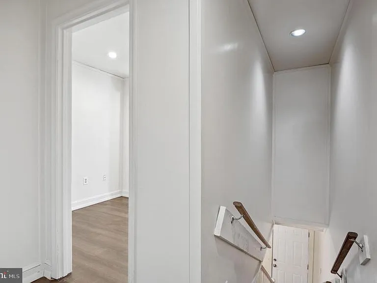 636 S Monroe St — Photo 15