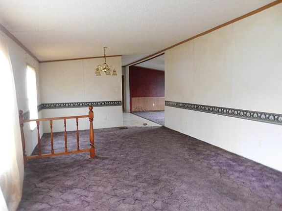 2nd image of 25 Cloverleaf Dr