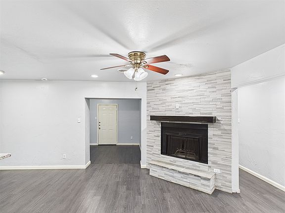 3rd image of 5601 Oak Grove Rd W