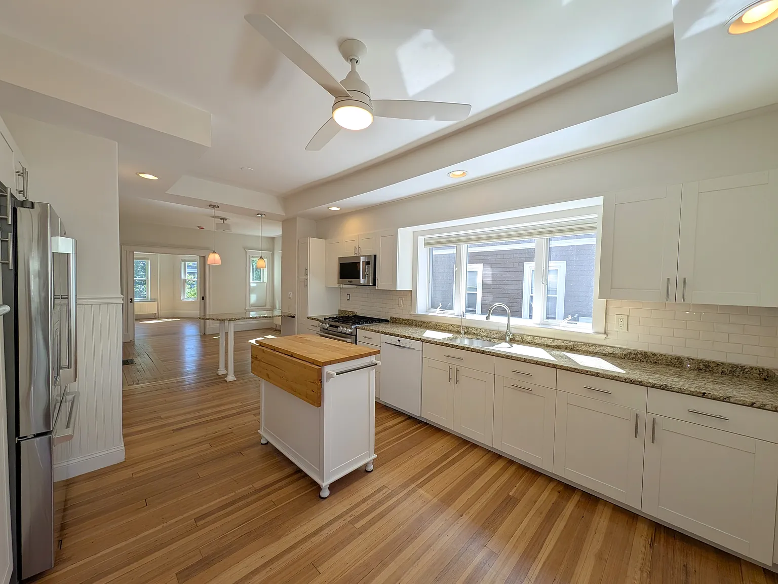 2 bed, 1050 sqft, $3,950 — Photo 1