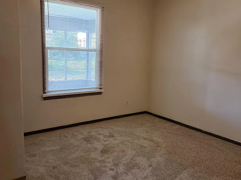 3014 Morgan Ave N #1 — Photo 2