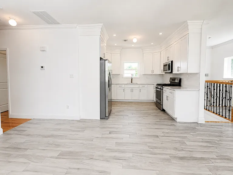 25 Knesel St #2 — Photo 8