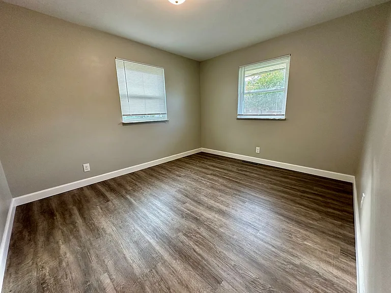 2274 Broadmoor Dr — Photo 13