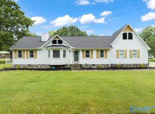 1202 Larry St, Glencoe, AL 35905