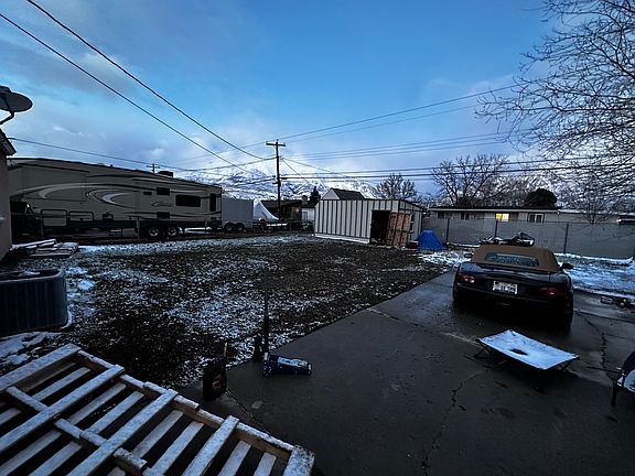 3rd image of 518 N Emery Ave
