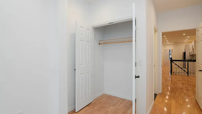 Rented by Nooklyn NYC LLC | media 7