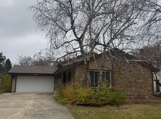 6557 Raintree Ct, Lisle, IL 60532