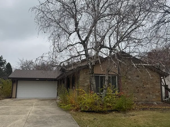 6557 Raintree Ct, Lisle, IL 60532