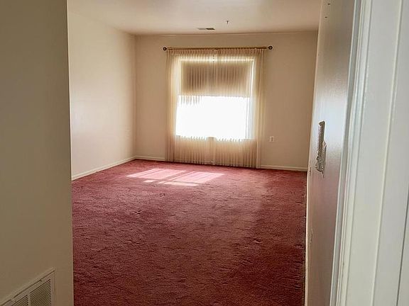 5th image of 308 Dunnville Pl