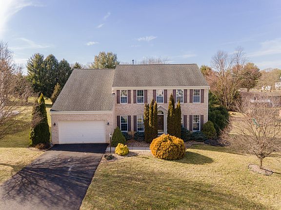2nd image of 13842 Emerson Dr