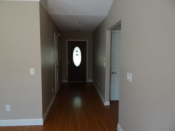 3rd image of 1000 Geronimo Ln