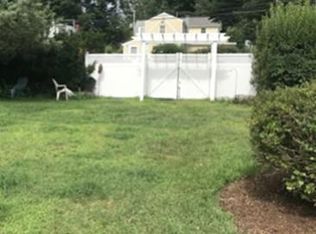 29 Seaver Rd, Weymouth, MA 02189