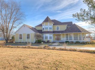 2012 W Loveland Dr, Carthage, MO 64836