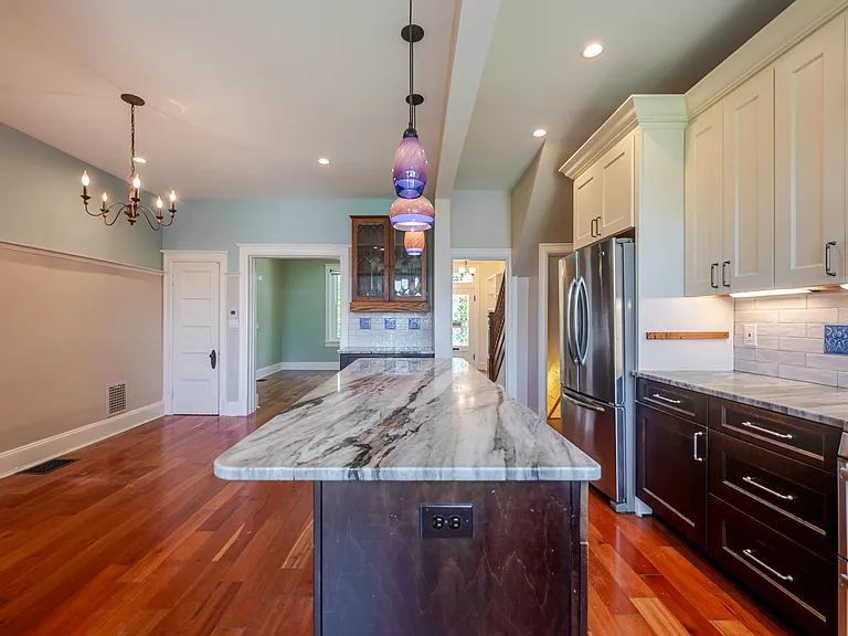 1234 E St NE — Photo 23
