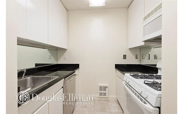 Rented by Douglas Elliman | media 48