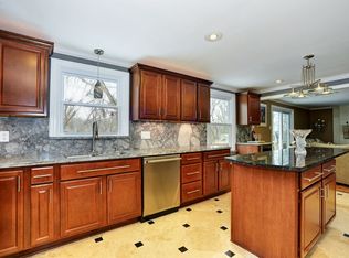 2558 Glenwood Dr, Wexford, PA