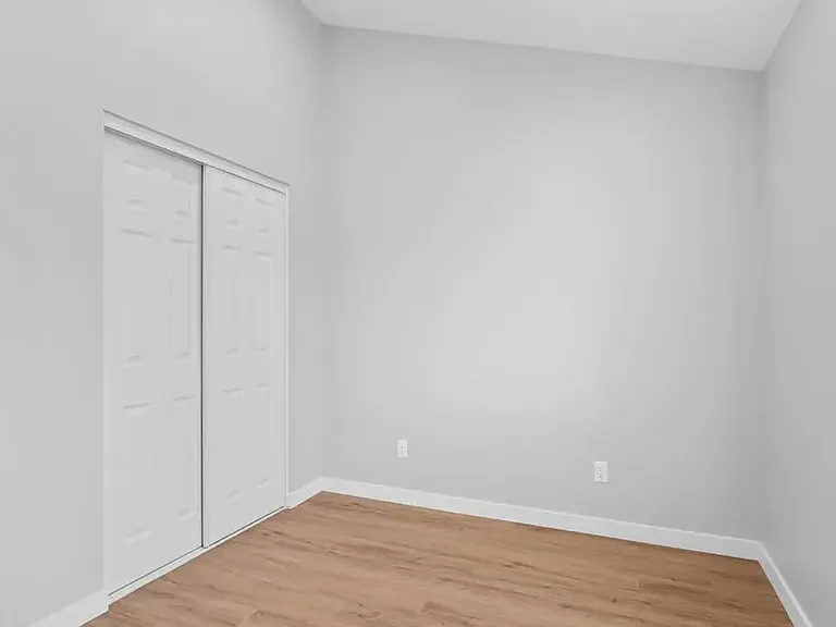 1138 Atwater St — Photo 5