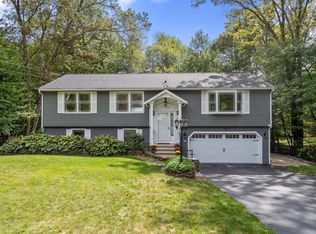 86 Van Buren Rd, Tewksbury, MA 01876
