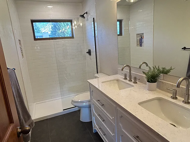 Upper Master on-suite bath