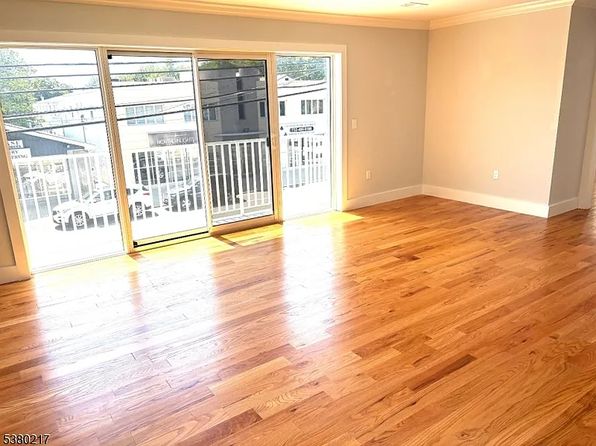 60 Westfield Ave #101