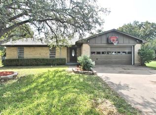 112 Pecos St, Glen Rose, TX 76043