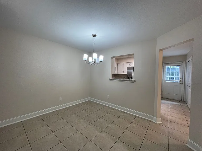 2916 Kathleen Ln — Photo 6