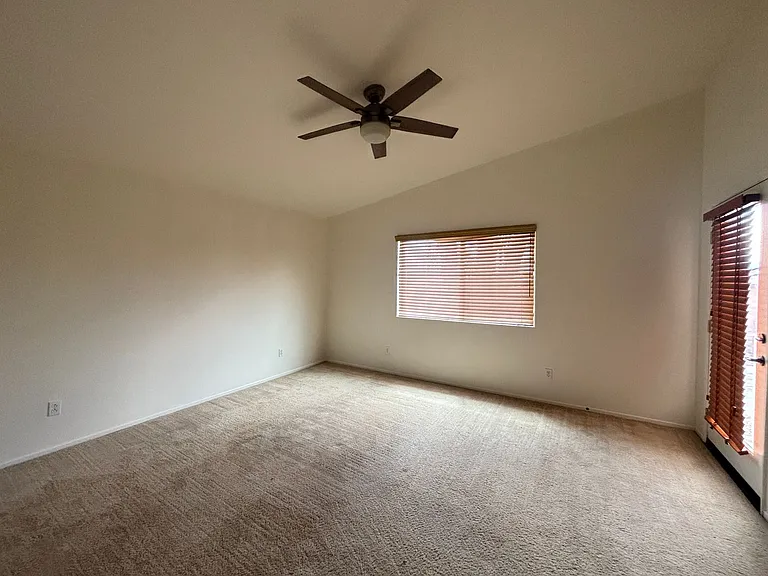 2416 W Valley Vis — Photo 14