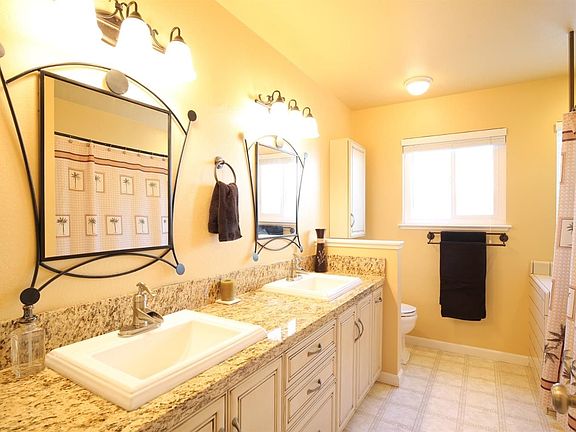 5th image of 1107 Sandringham Way