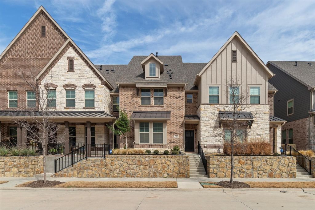 7829 Bayside Dr, Rowlett, TX