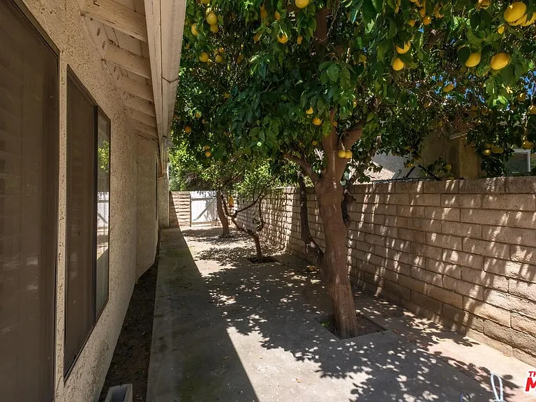 7652 Quimby Ave — Photo 33