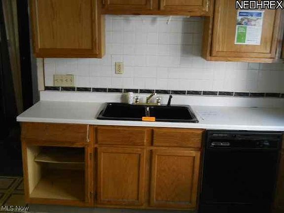 4th image of 2700-02 E 128th St