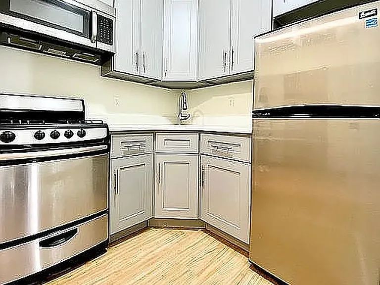 328 W 45th St #3F — Photo 1