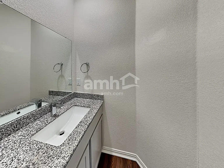 2714 Brogan Crk — Photo 11